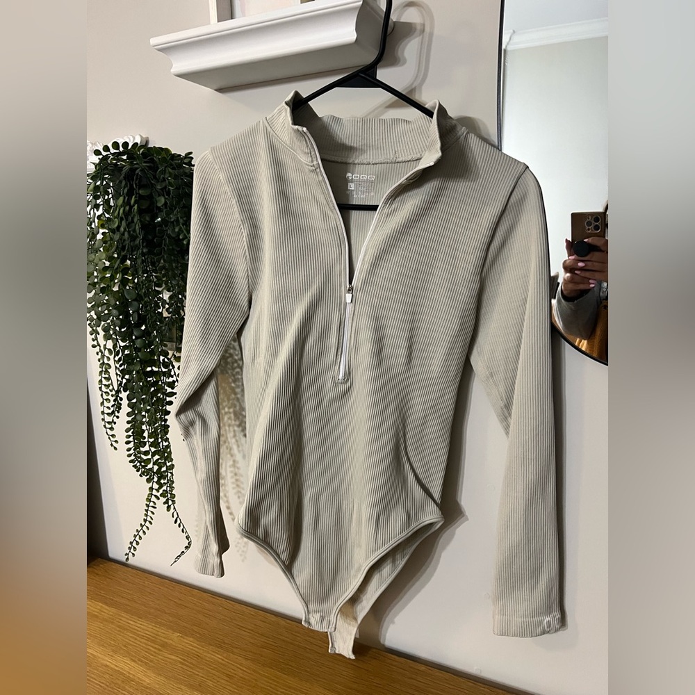 OQQ Plunge Zipper Bodysuit